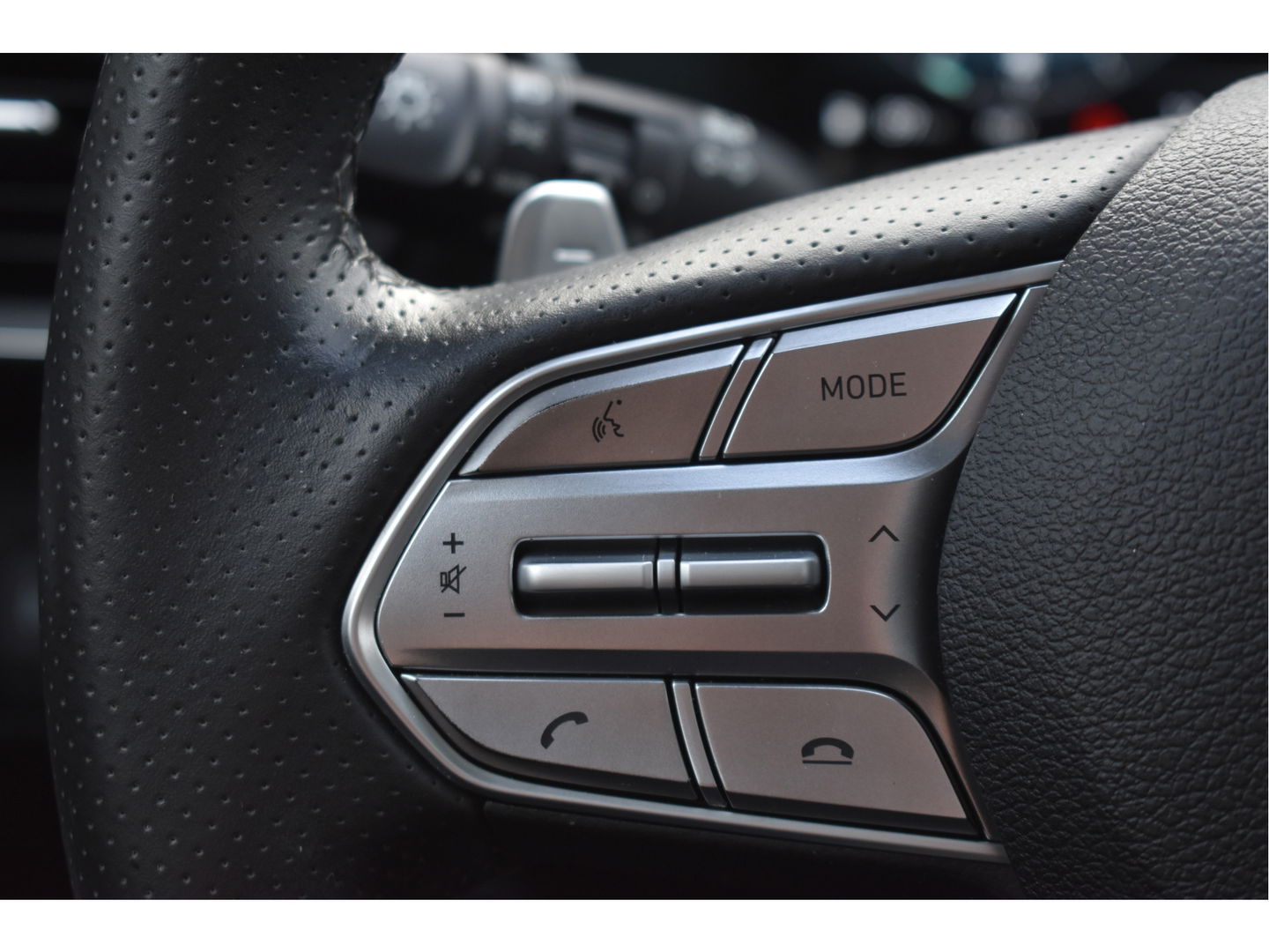 Hyundai Santa Fe 1.6 T-GDI PHEV Premium Plus Sky 265 pk | Zeer vol | Afn.trekhaak | Pano.dak | Keyless | HUD | Leder | Stoelventilatie | 360 gr.camera | Historie