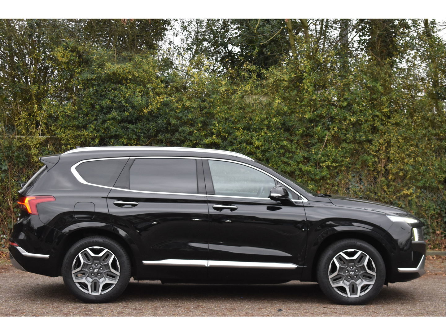 Hyundai Santa Fe 1.6 T-GDI PHEV Premium Plus Sky 265 pk | Zeer vol | Afn.trekhaak | Pano.dak | Keyless | HUD | Leder | Stoelventilatie | 360 gr.camera | Historie