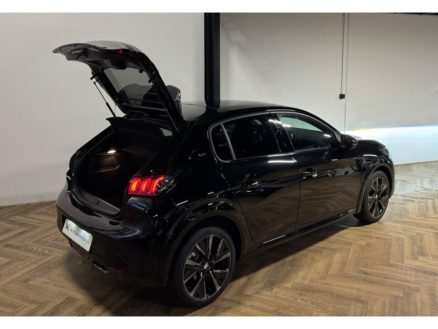 Peugeot 208 1.2 PureTech GT PANO KEYLESS CAM