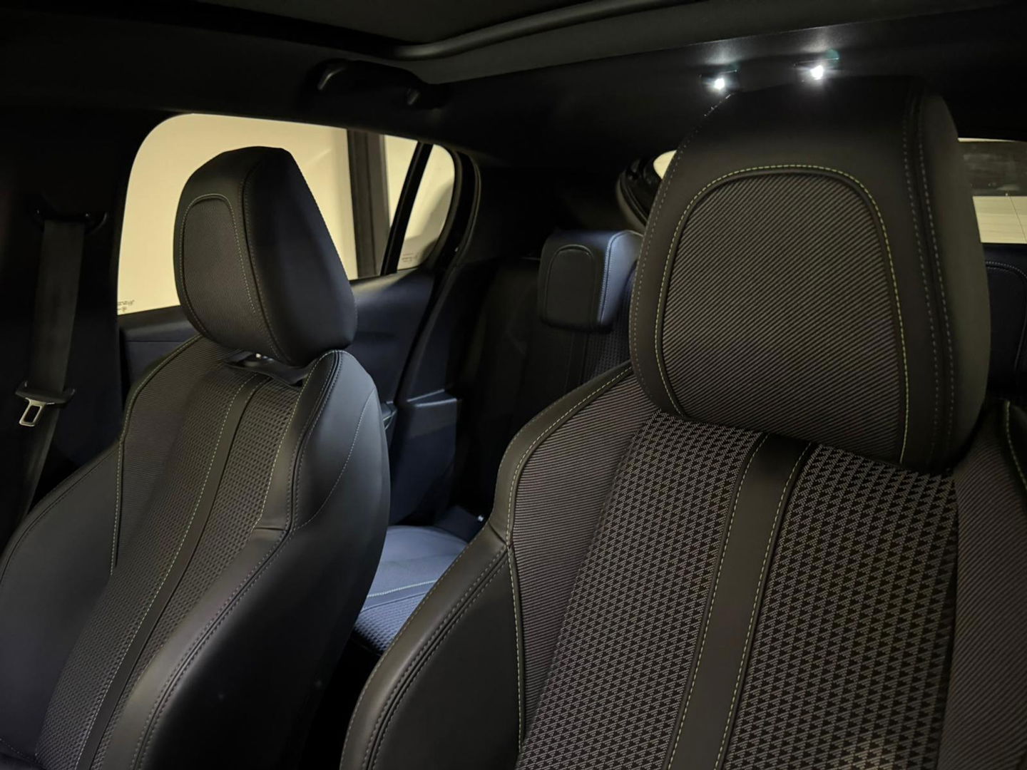 Peugeot 208 1.2 PureTech GT PANO KEYLESS CAM