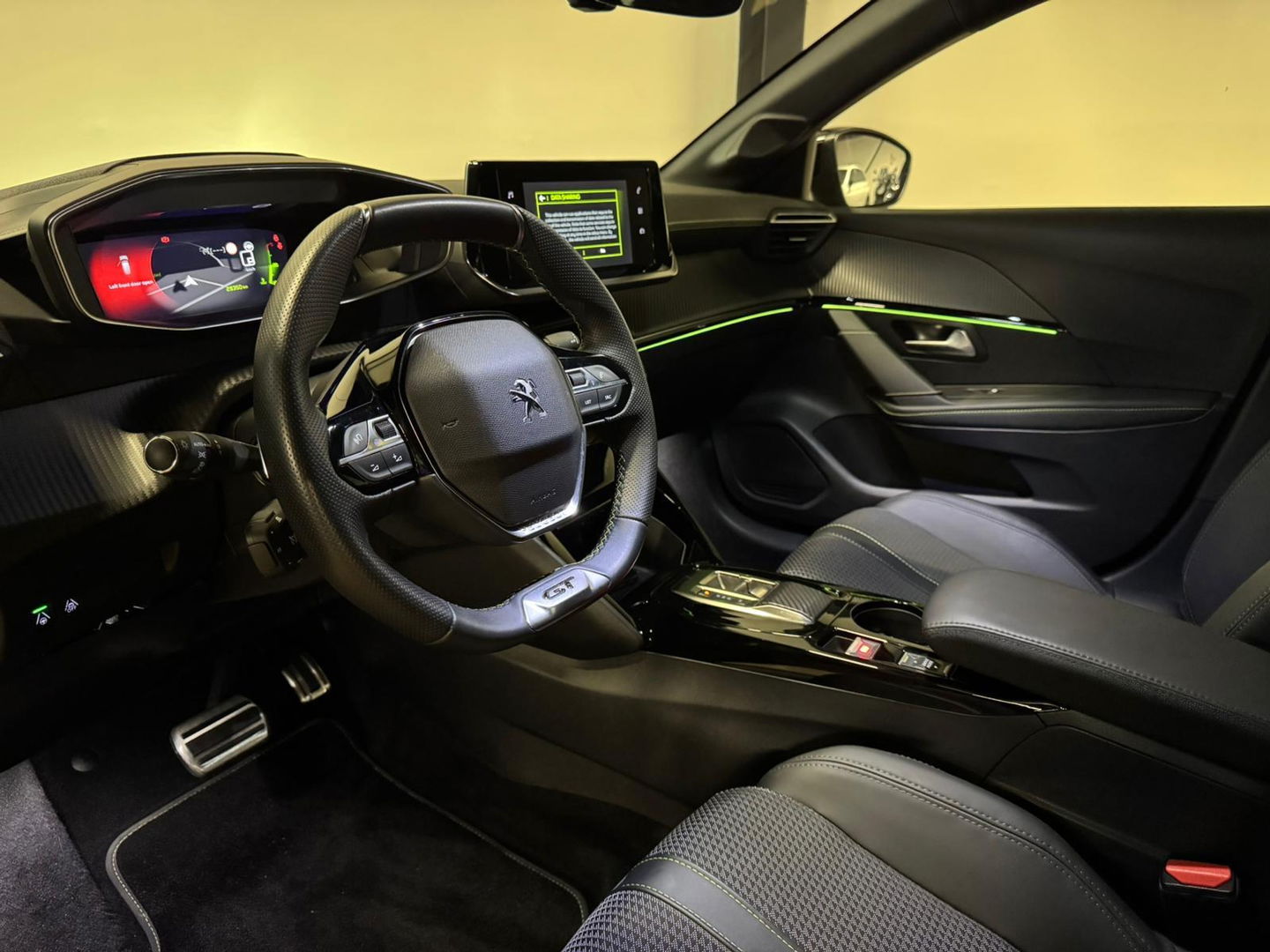 Peugeot 208 1.2 PureTech GT PANO KEYLESS CAM