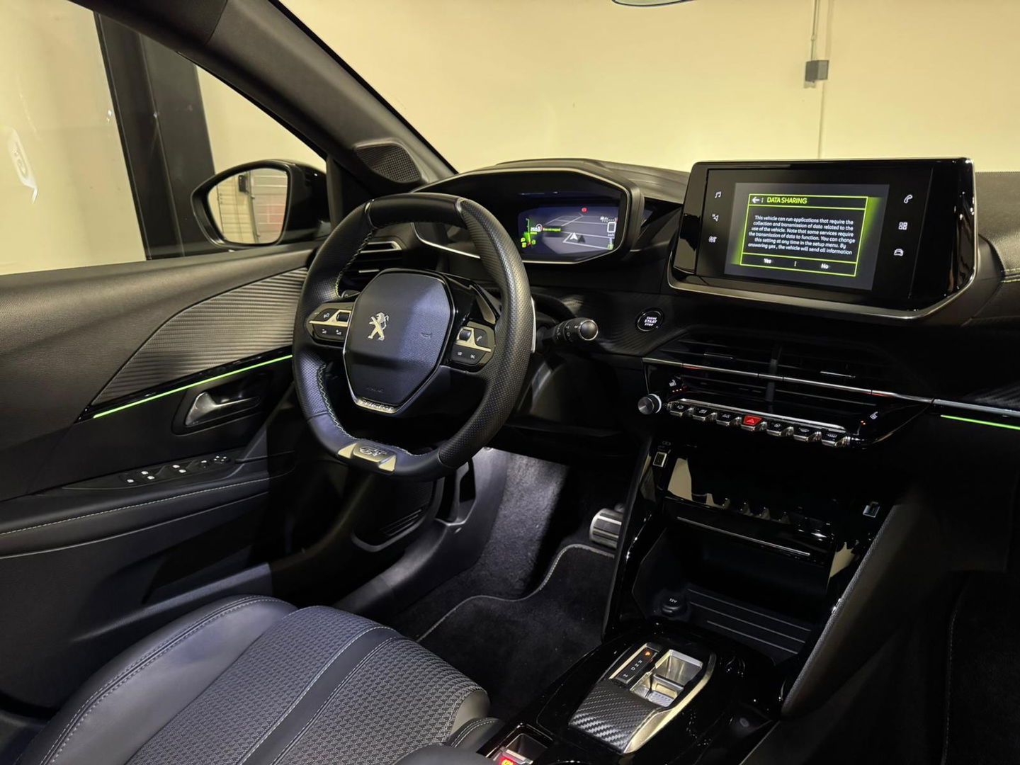 Peugeot 208 1.2 PureTech GT PANO KEYLESS CAM