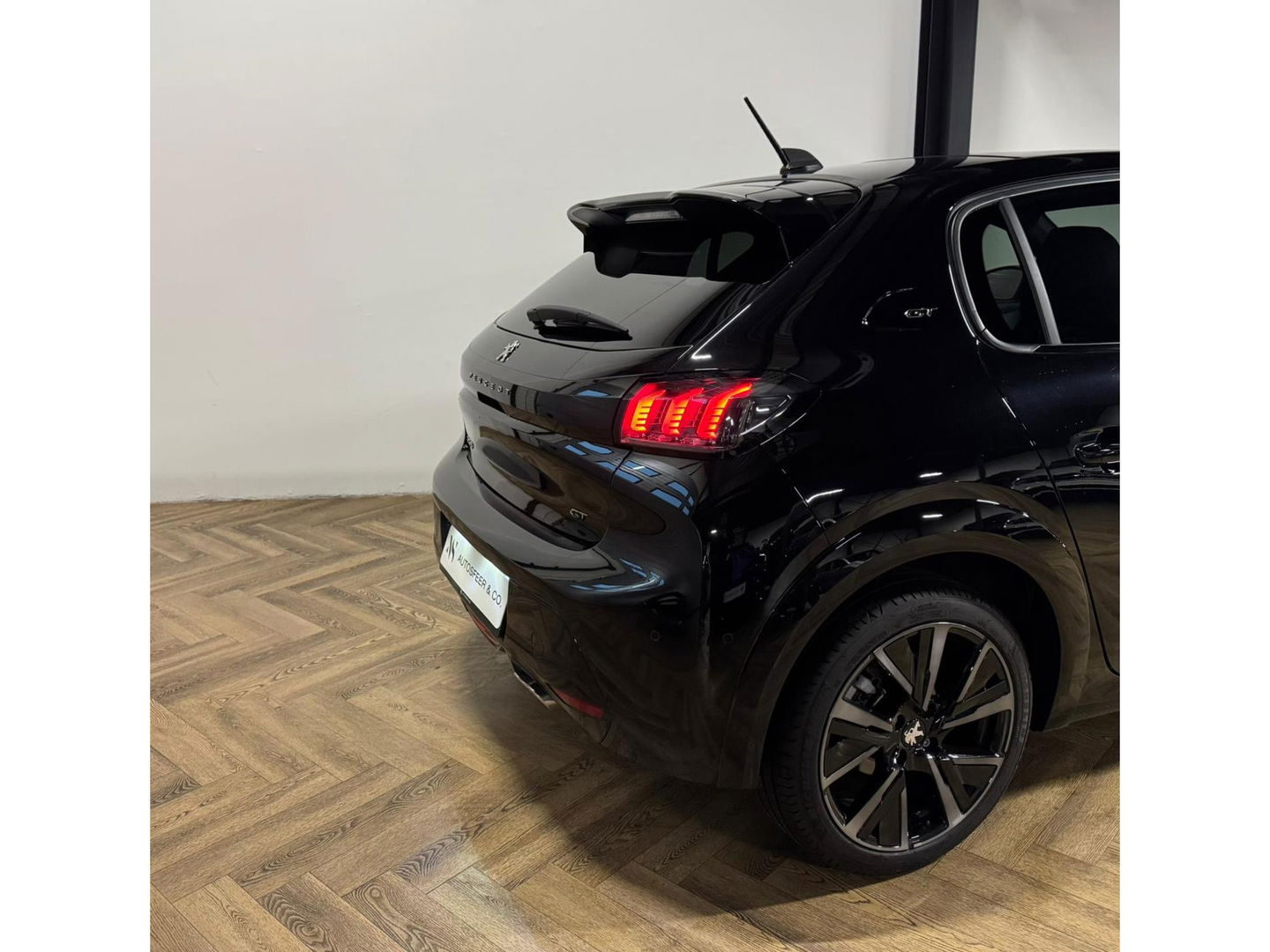 Peugeot 208 1.2 PureTech GT PANO KEYLESS CAM