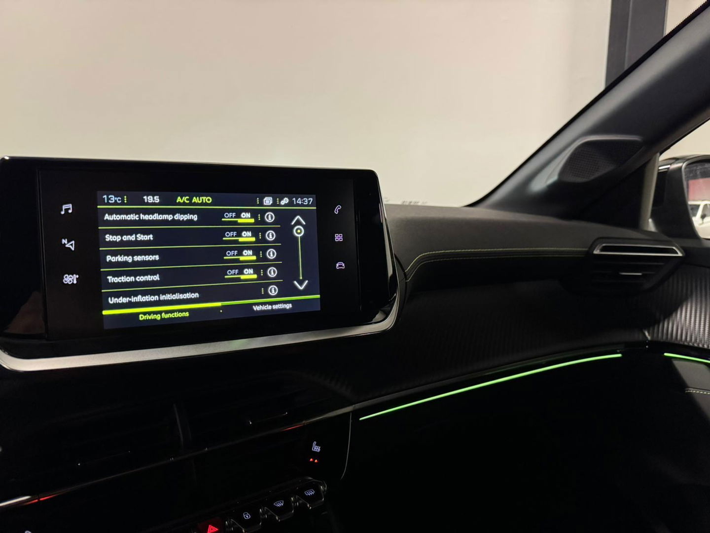 Peugeot 208 1.2 PureTech GT PANO KEYLESS CAM