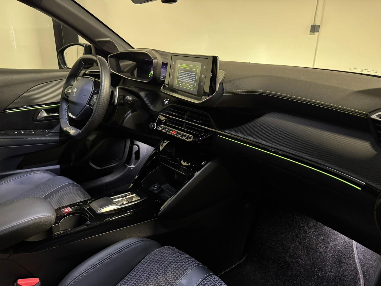 Peugeot 208 1.2 PureTech GT PANO KEYLESS CAM