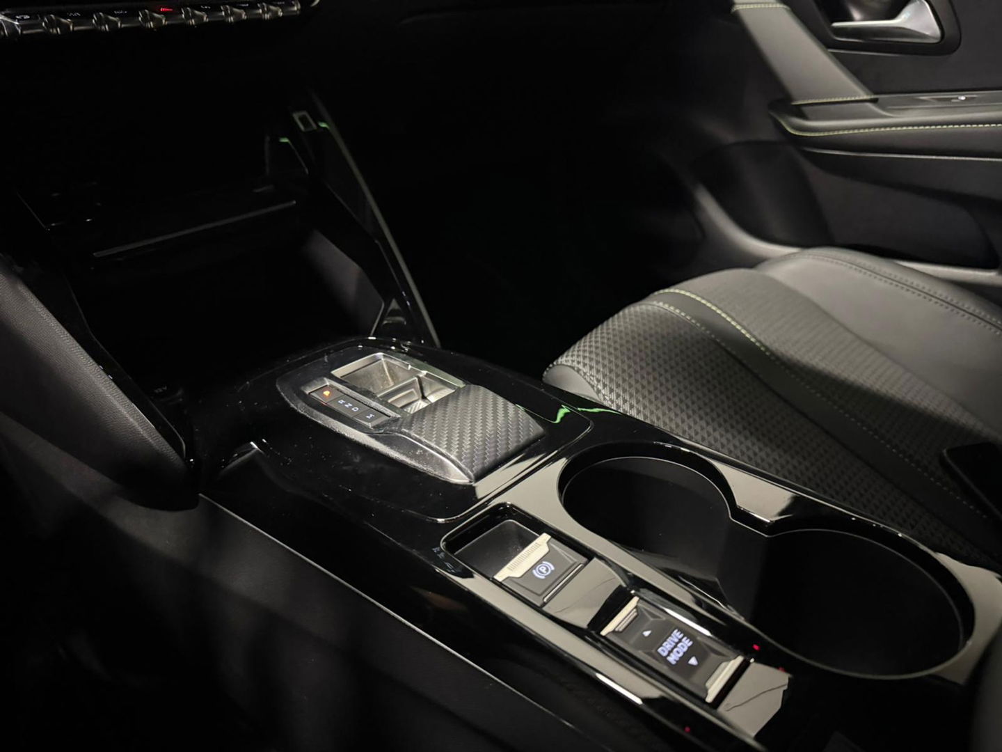 Peugeot 208 1.2 PureTech GT PANO KEYLESS CAM