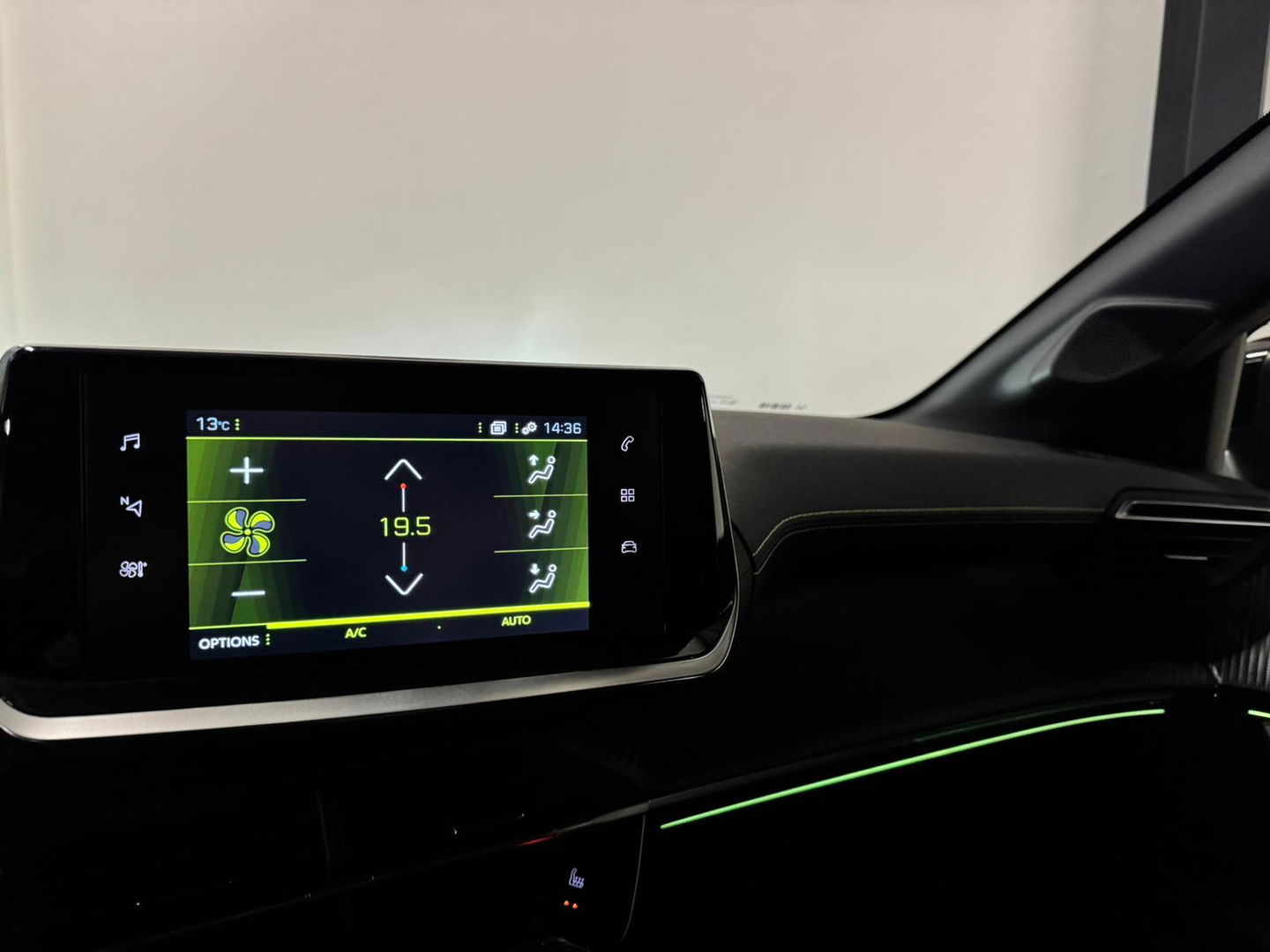 Peugeot 208 1.2 PureTech GT PANO KEYLESS CAM