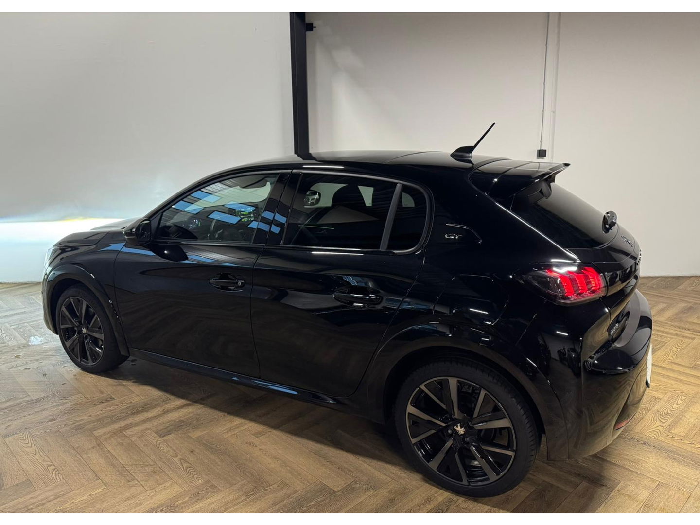 Peugeot 208 1.2 PureTech GT PANO KEYLESS CAM