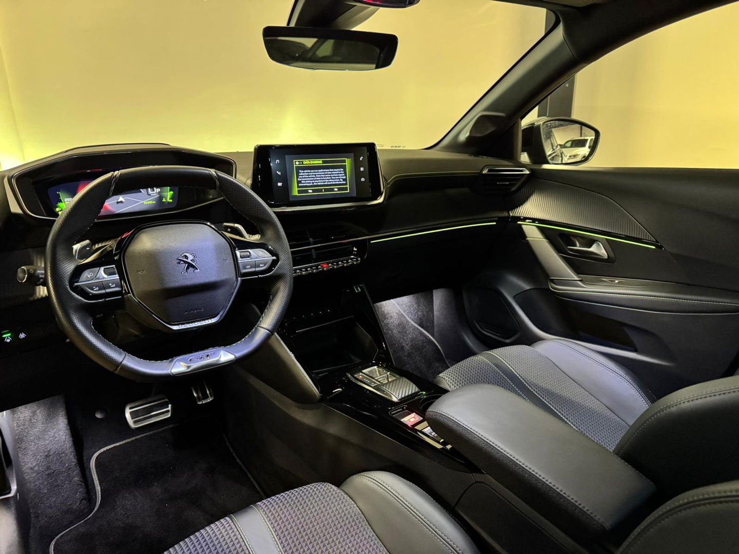 Peugeot 208 1.2 PureTech GT PANO KEYLESS CAM