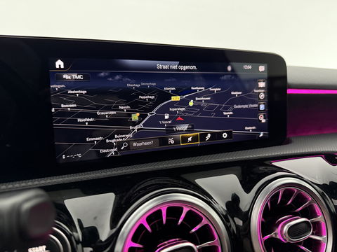 Mercedes-Benz A-Klasse 180 AMG | Pano | Sfeer | Virtual | Stoelverw. | Carplay | Cruise | Parkeersens.