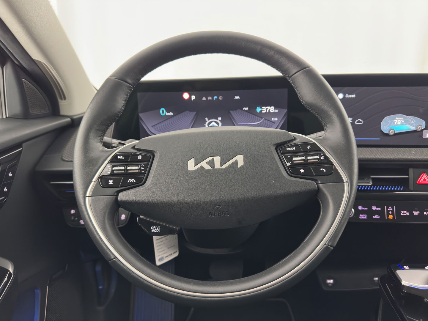 Kia Ev6 Plus 77.4 kWh [ 3-Fase ] (INCL-BTW) Aut. *LEATHER | ADAPTIVE-CRUISE | DIGI-COCKPIT | MERIDIAN-AUDIO | MEMORY-PACK | FULL-LED | KEYLESS | CAMERA | DAB | BLIND-SPOT | NAVI-FULLMAP | PRIVACY-GLASS | AMBIENT-LIGHT | ...