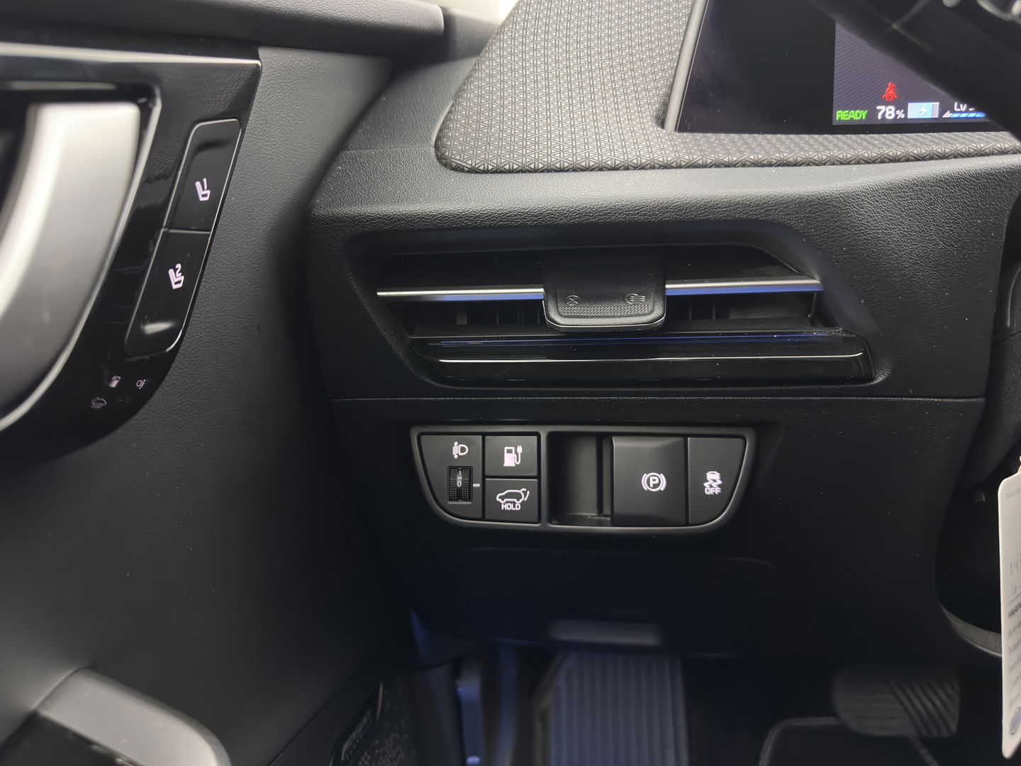 Kia Ev6 Plus 77.4 kWh [ 3-Fase ] (INCL-BTW) Aut. *LEATHER | ADAPTIVE-CRUISE | DIGI-COCKPIT | MERIDIAN-AUDIO | MEMORY-PACK | FULL-LED | KEYLESS | CAMERA | DAB | BLIND-SPOT | NAVI-FULLMAP | PRIVACY-GLASS | AMBIENT-LIGHT | ...