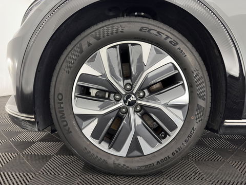 Kia Ev6 Plus 77.4 kWh [ 3-Fase ] (INCL-BTW) Aut. *LUXURY-LEATHER | ADAPTIVE-CRUISE | WIDE-SCREEN-DIGI-COCKPIT | MERIDIAN-AUDIO | MEMORY-PACK | FULL-LED | KEYLESS | CAMERA | DAB | BLIND-SPOT | NAVI-FULLMAP | 19''ALU*
