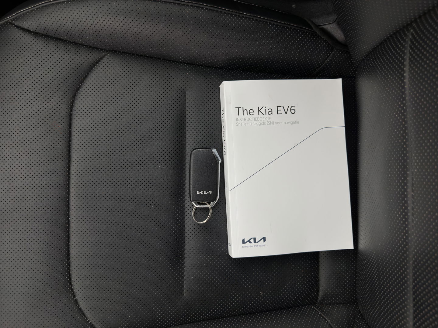 Kia Ev6 Plus 77.4 kWh [ 3-Fase ] (INCL-BTW) Aut. *LUXURY-LEATHER | ADAPTIVE-CRUISE | WIDE-SCREEN-DIGI-COCKPIT | MERIDIAN-AUDIO | MEMORY-PACK | FULL-LED | KEYLESS | CAMERA | DAB | BLIND-SPOT | NAVI-FULLMAP | 19''ALU*