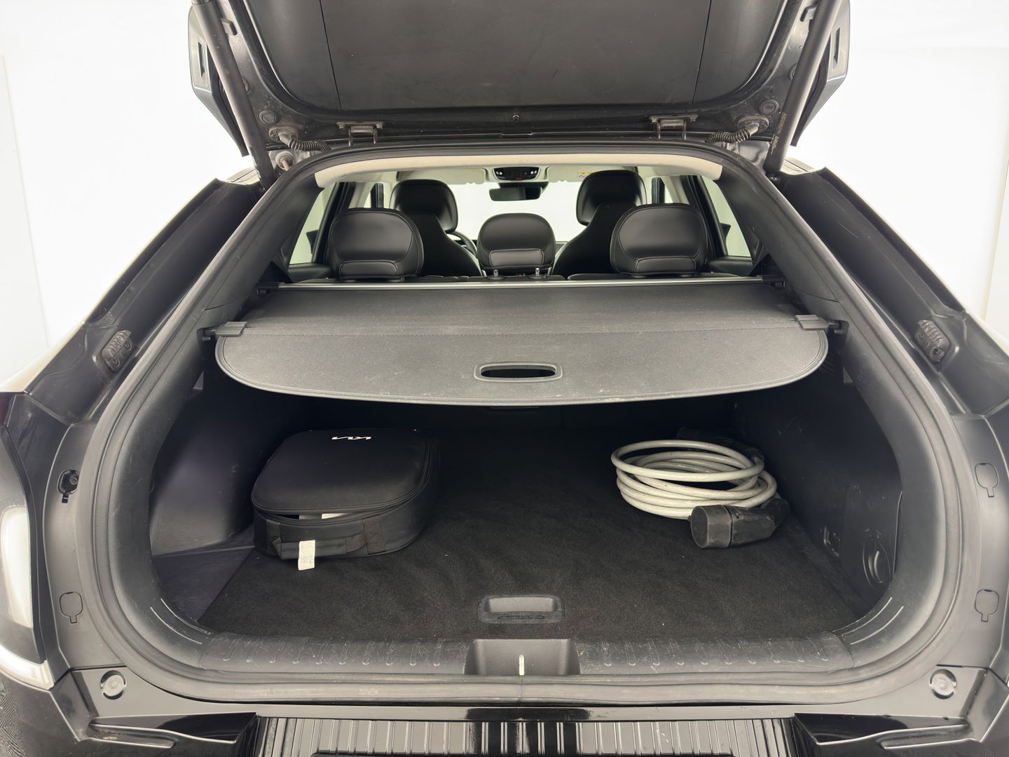 Kia Ev6 Plus 77.4 kWh [ 3-Fase ] (INCL-BTW) Aut. *LEATHER | ADAPTIVE-CRUISE | DIGI-COCKPIT | MERIDIAN-AUDIO | MEMORY-PACK | FULL-LED | KEYLESS | CAMERA | DAB | BLIND-SPOT | NAVI-FULLMAP | PRIVACY-GLASS | AMBIENT-LIGHT | ...