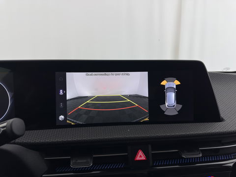 Kia Ev6 Plus 77.4 kWh [ 3-Fase ] (INCL-BTW) Aut. *LUXURY-LEATHER | ADAPTIVE-CRUISE | WIDE-SCREEN-DIGI-COCKPIT | MERIDIAN-AUDIO | MEMORY-PACK | FULL-LED | KEYLESS | CAMERA | DAB | BLIND-SPOT | NAVI-FULLMAP | 19''ALU*