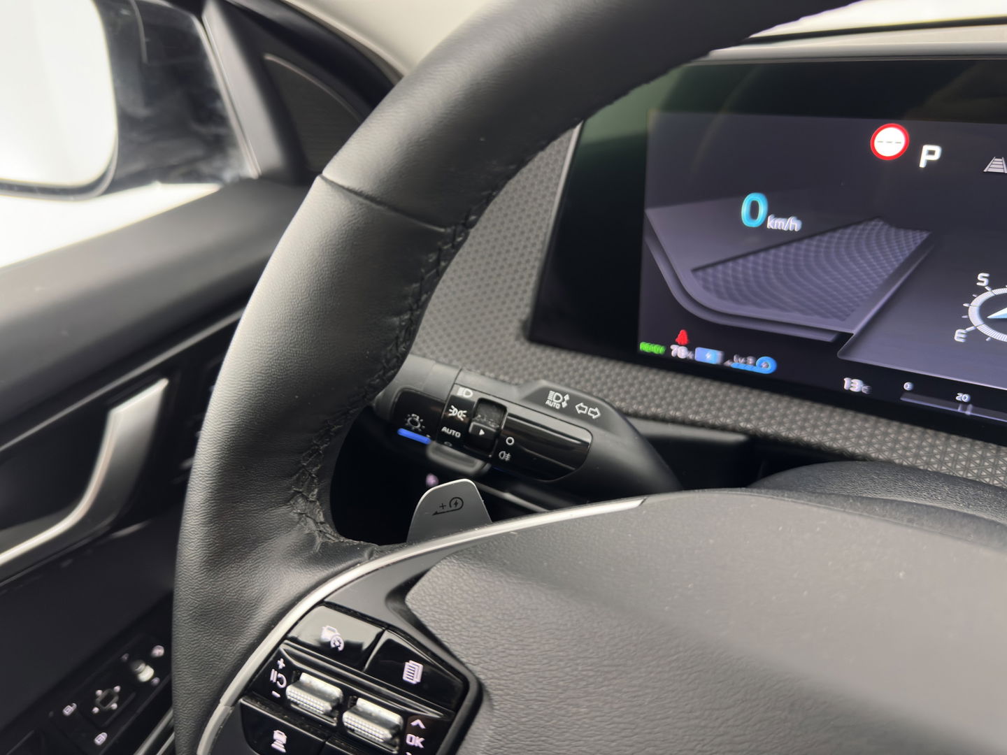 Kia Ev6 Plus 77.4 kWh [ 3-Fase ] (INCL-BTW) Aut. *LUXURY-LEATHER | ADAPTIVE-CRUISE | WIDE-SCREEN-DIGI-COCKPIT | MERIDIAN-AUDIO | MEMORY-PACK | FULL-LED | KEYLESS | CAMERA | DAB | BLIND-SPOT | NAVI-FULLMAP | 19''ALU*