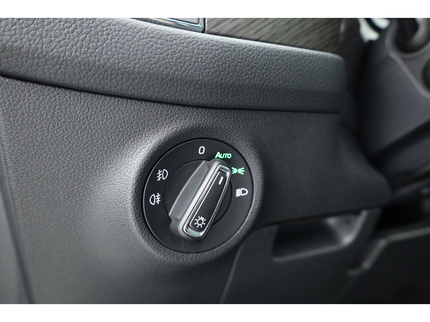 Škoda Kodiaq 1.5 TSI Style Business 7p. Digital Cockpit | 7 pers. | Trekhaak | Adapt. Cruise | Navi | CarPlay| Keyless | Camera | 19''