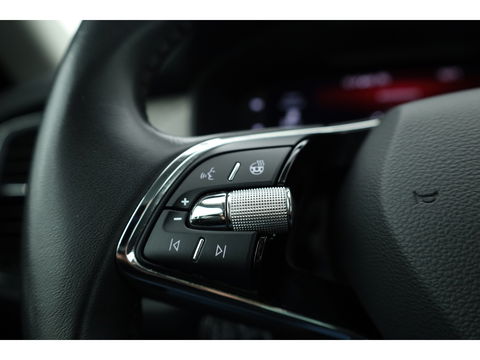 Škoda Kodiaq 1.5 TSI Style Business 7p. Digital Cockpit | 7 pers. | Trekhaak | Adapt. Cruise | Navi | CarPlay| Keyless | Camera | 19''