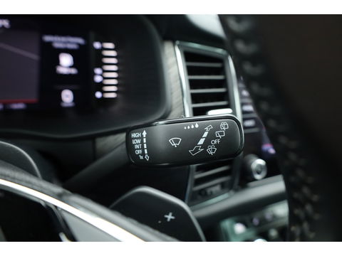 Škoda Kodiaq 1.5 TSI Style Business 7p. Digital Cockpit | 7 pers. | Trekhaak | Adapt. Cruise | Navi | CarPlay| Keyless | Camera | 19''