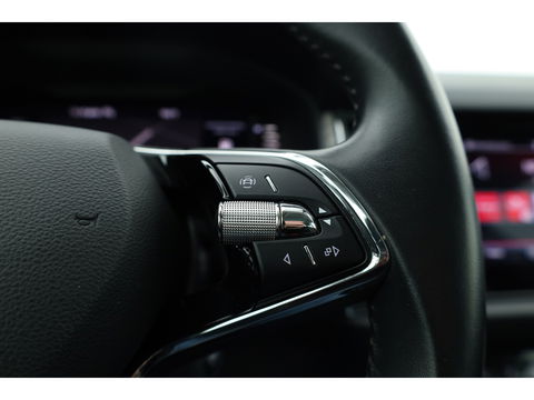 Škoda Kodiaq 1.5 TSI Style Business 7p. Digital Cockpit | 7 pers. | Trekhaak | Adapt. Cruise | Navi | CarPlay| Keyless | Camera | 19''