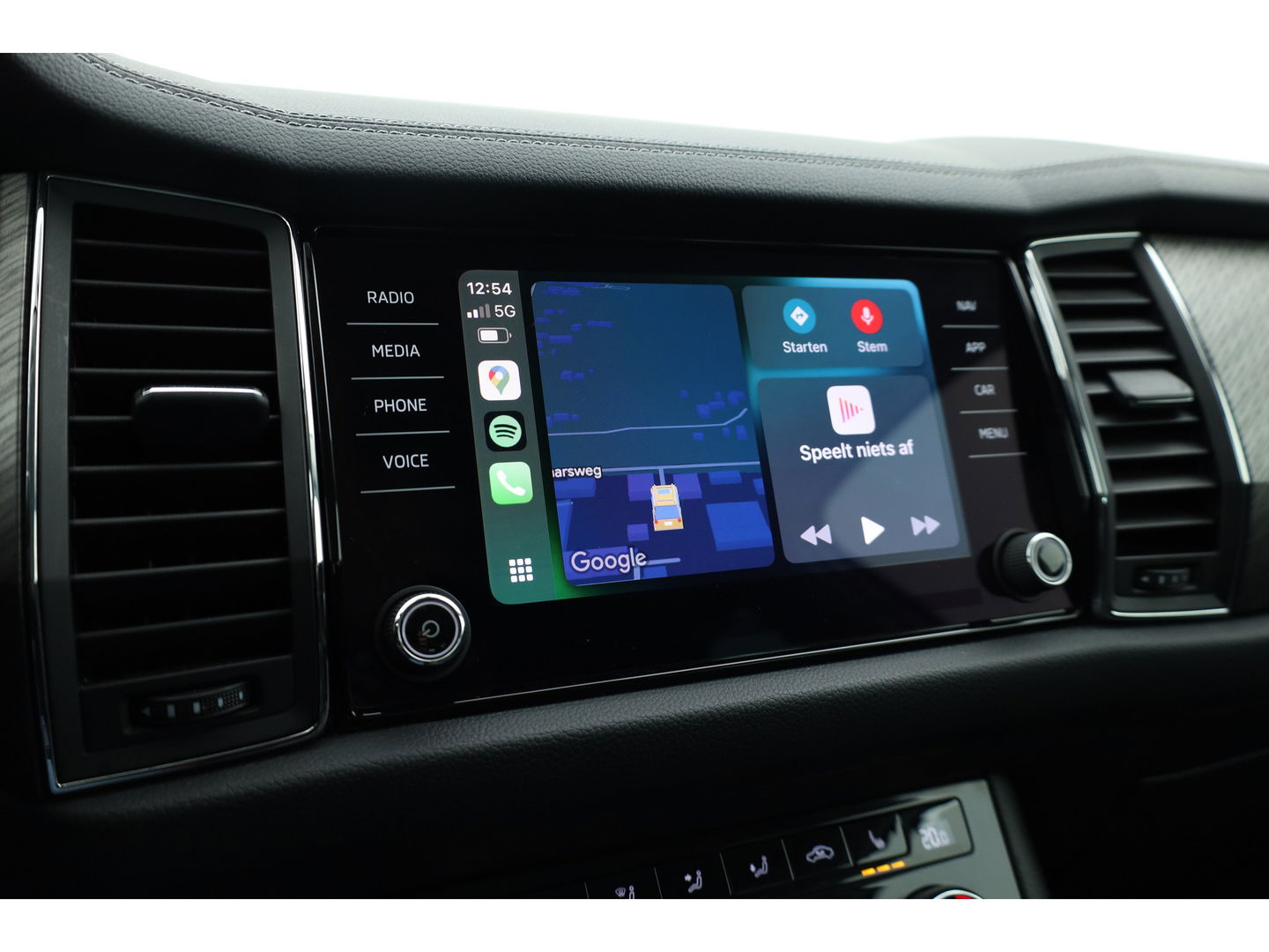 Škoda Kodiaq 1.5 TSI Style Business 7p. Digital Cockpit | 7 pers. | Trekhaak | Adapt. Cruise | Navi | CarPlay| Keyless | Camera | 19''