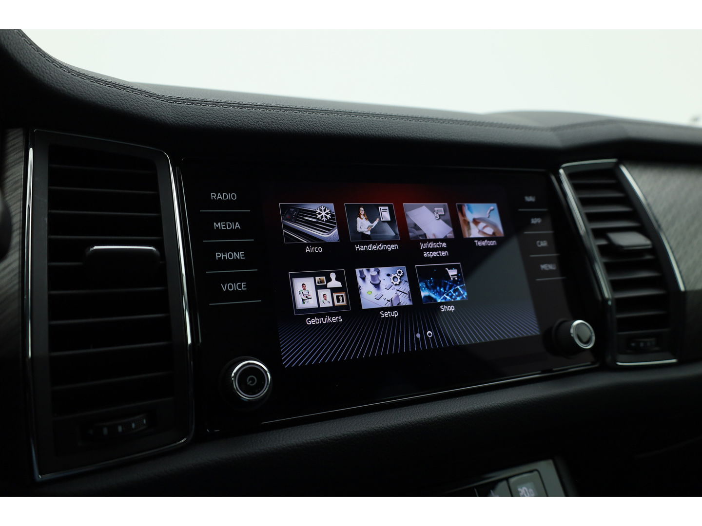 Škoda Kodiaq 1.5 TSI Style Business 7p. Digital Cockpit | 7 pers. | Trekhaak | Adapt. Cruise | Navi | CarPlay| Keyless | Camera | 19''