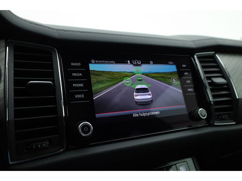 Škoda Kodiaq 1.5 TSI Style Business 7p. Digital Cockpit | 7 pers. | Trekhaak | Adapt. Cruise | Navi | CarPlay| Keyless | Camera | 19''