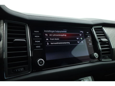 Škoda Kodiaq 1.5 TSI Style Business 7p. Digital Cockpit | 7 pers. | Trekhaak | Adapt. Cruise | Navi | CarPlay| Keyless | Camera | 19''