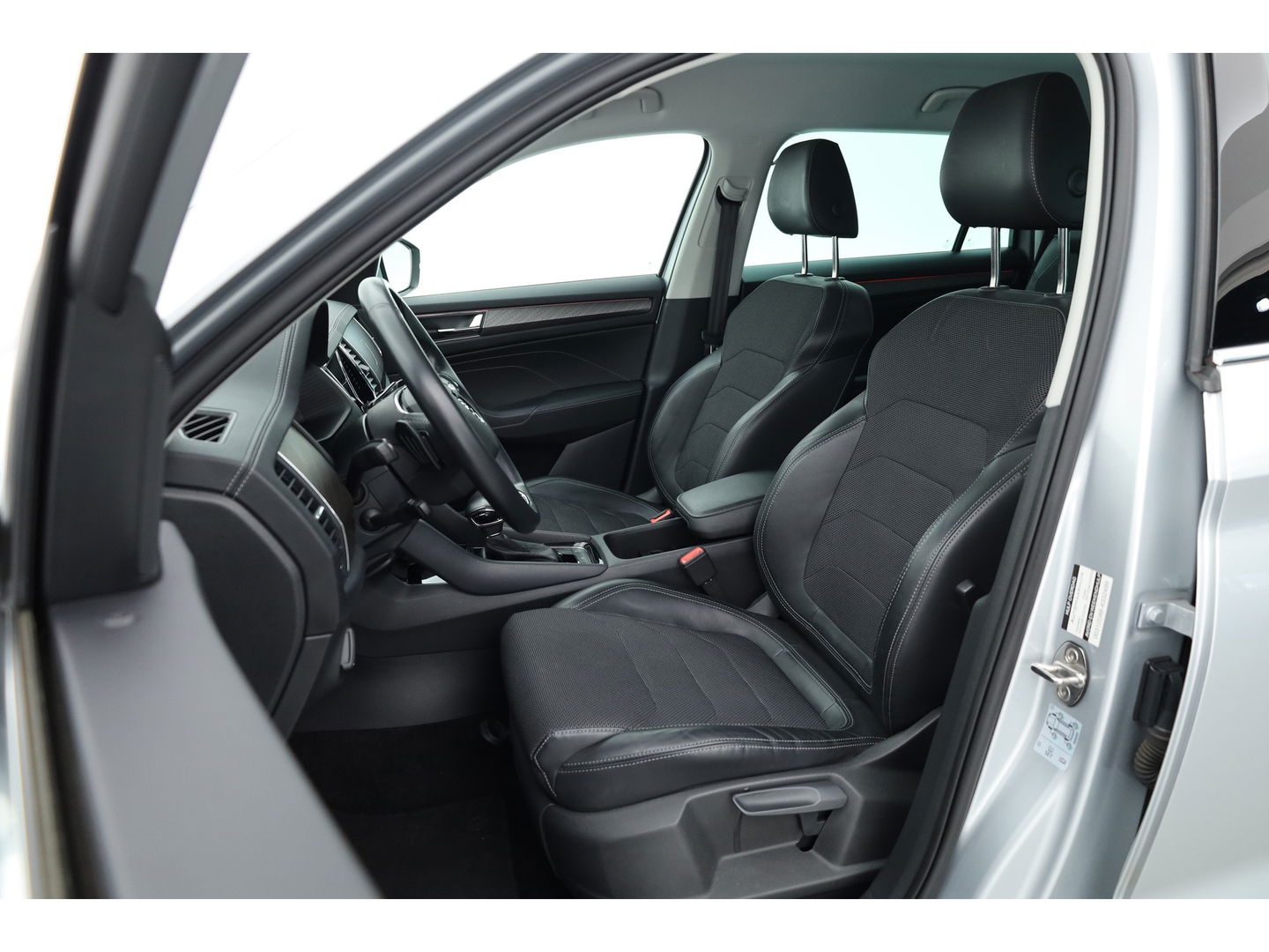 Škoda Kodiaq 1.5 TSI Style Business 7p. Digital Cockpit | 7 pers. | Trekhaak | Adapt. Cruise | Navi | CarPlay| Keyless | Camera | 19''