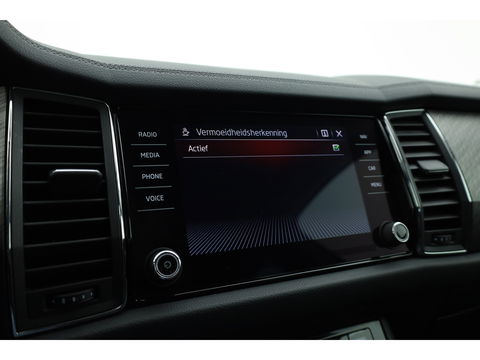 Škoda Kodiaq 1.5 TSI Style Business 7p. Digital Cockpit | 7 pers. | Trekhaak | Adapt. Cruise | Navi | CarPlay| Keyless | Camera | 19''