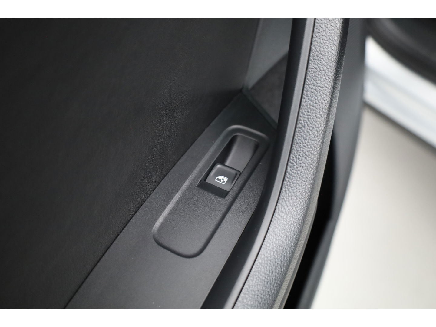 Škoda Kodiaq 1.5 TSI Style Business 7p. Digital Cockpit | 7 pers. | Trekhaak | Adapt. Cruise | Navi | CarPlay| Keyless | Camera | 19''