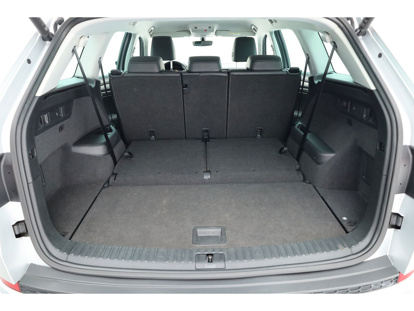 Škoda Kodiaq 1.5 TSI Style Business 7p. Digital Cockpit | 7 pers. | Trekhaak | Adapt. Cruise | Navi | CarPlay| Keyless | Camera | 19''