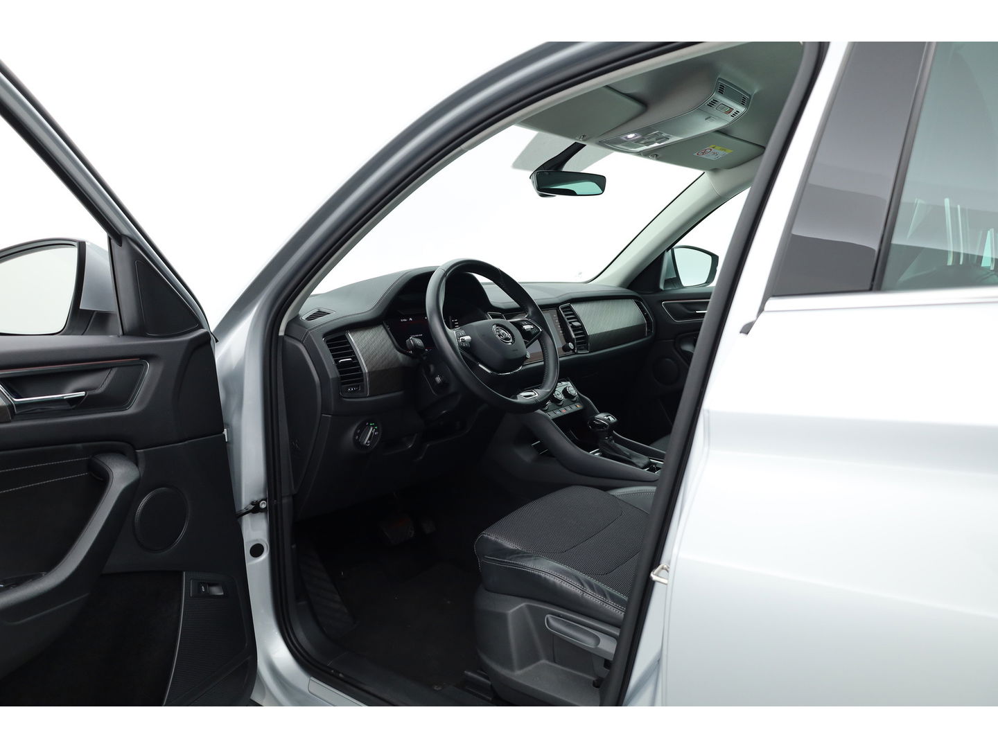 Škoda Kodiaq 1.5 TSI Style Business 7p. Digital Cockpit | 7 pers. | Trekhaak | Adapt. Cruise | Navi | CarPlay| Keyless | Camera | 19''