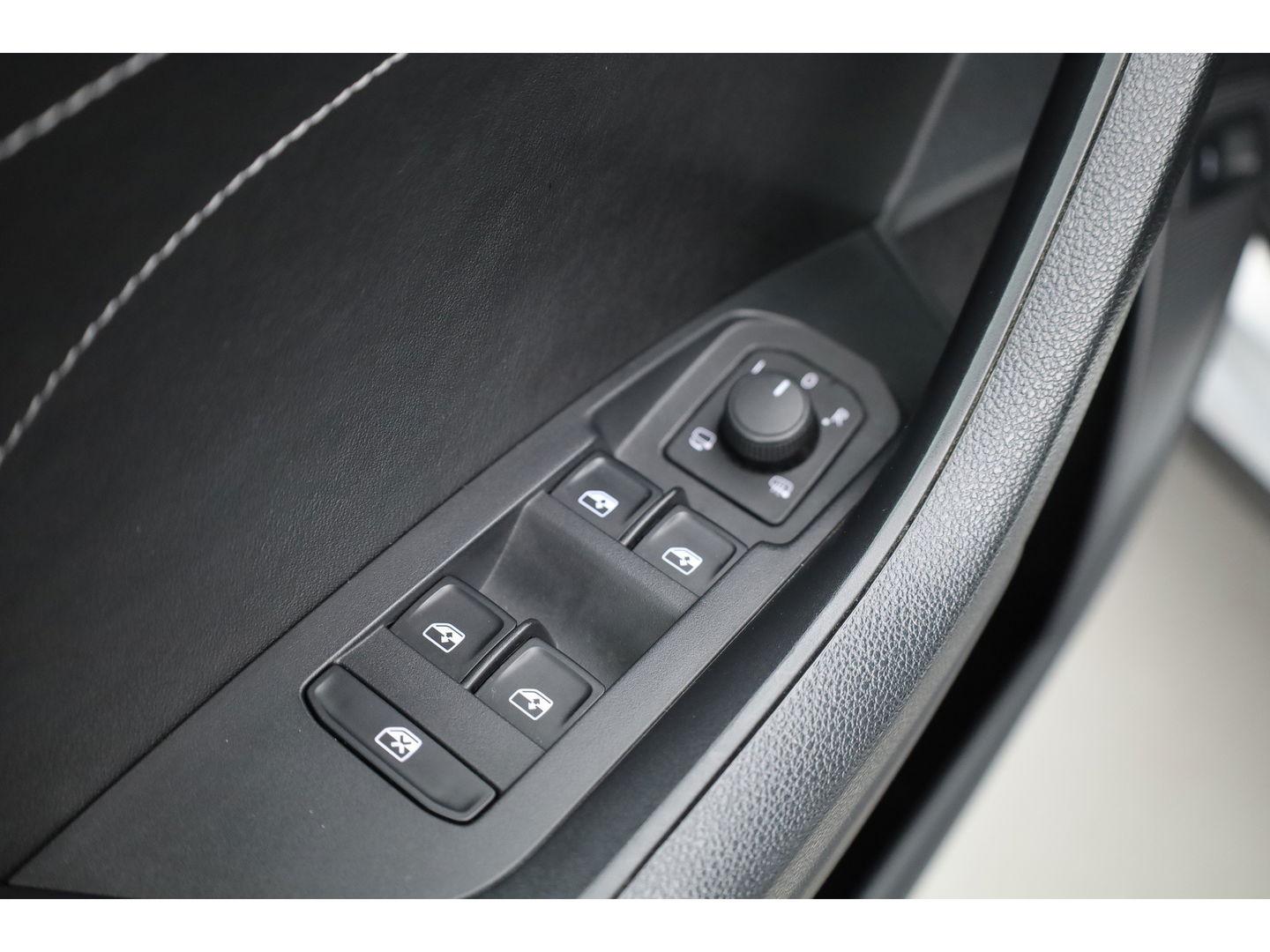 Škoda Kodiaq 1.5 TSI Style Business 7p. Digital Cockpit | 7 pers. | Trekhaak | Adapt. Cruise | Navi | CarPlay| Keyless | Camera | 19''