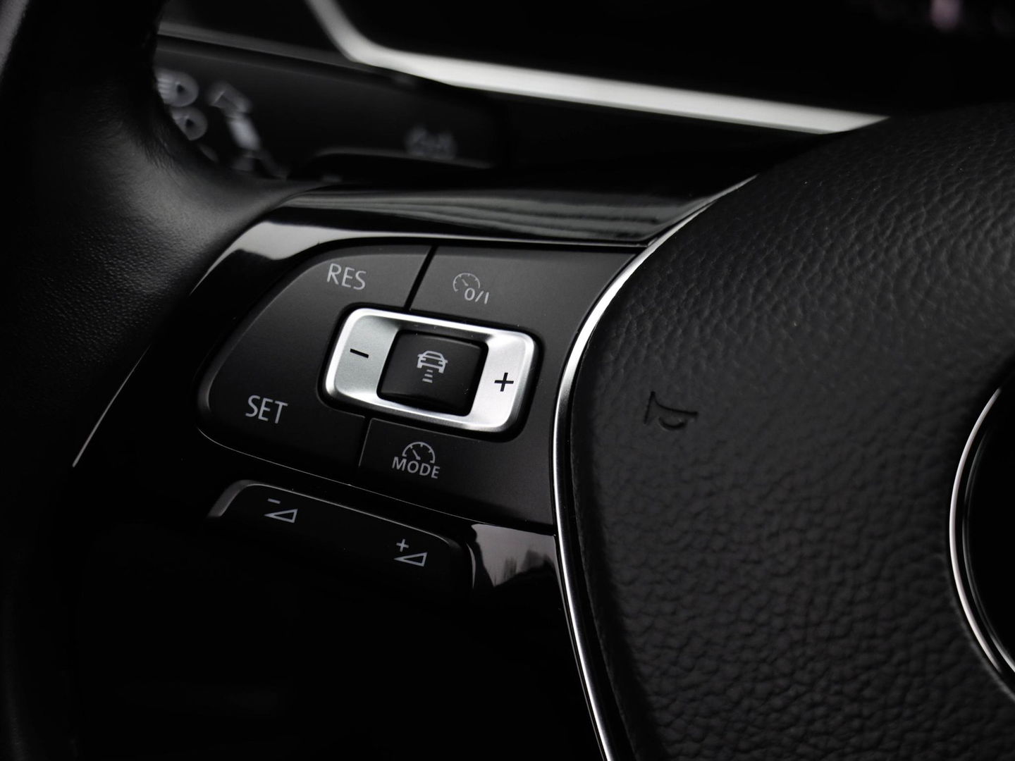 Volkswagen Tiguan 2.0 TSI 4Motion Highline 220PK Trekhaak CarPlay