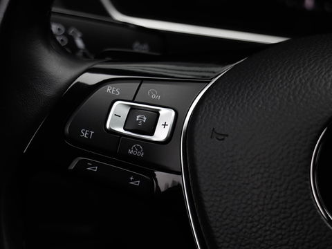 Volkswagen Tiguan 2.0 TSI 4Motion Highline 220PK Trekhaak CarPlay