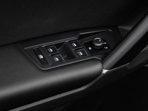 Volkswagen Tiguan 2.0 TSI 4Motion Highline 220PK Trekhaak CarPlay