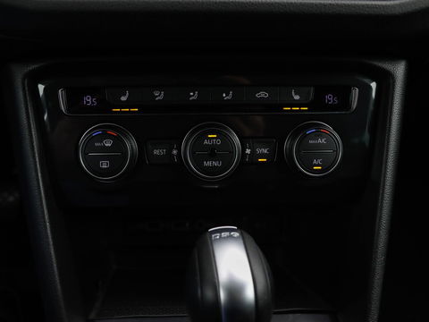 Volkswagen Tiguan 2.0 TSI 4Motion Highline 220PK Trekhaak CarPlay