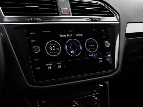 Volkswagen Tiguan 2.0 TSI 4Motion Highline 220PK Trekhaak CarPlay