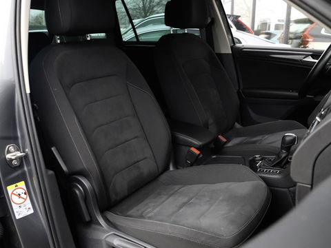 Volkswagen Tiguan 2.0 TSI 4Motion Highline 220PK Trekhaak CarPlay