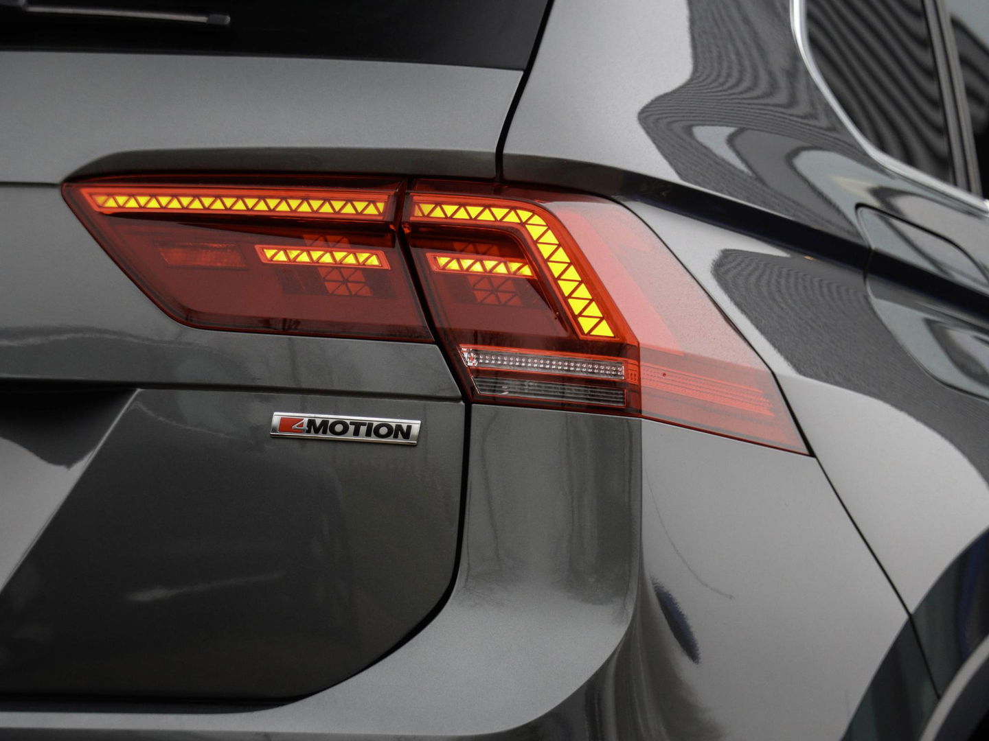 Volkswagen Tiguan 2.0 TSI 4Motion Highline 220PK Trekhaak CarPlay