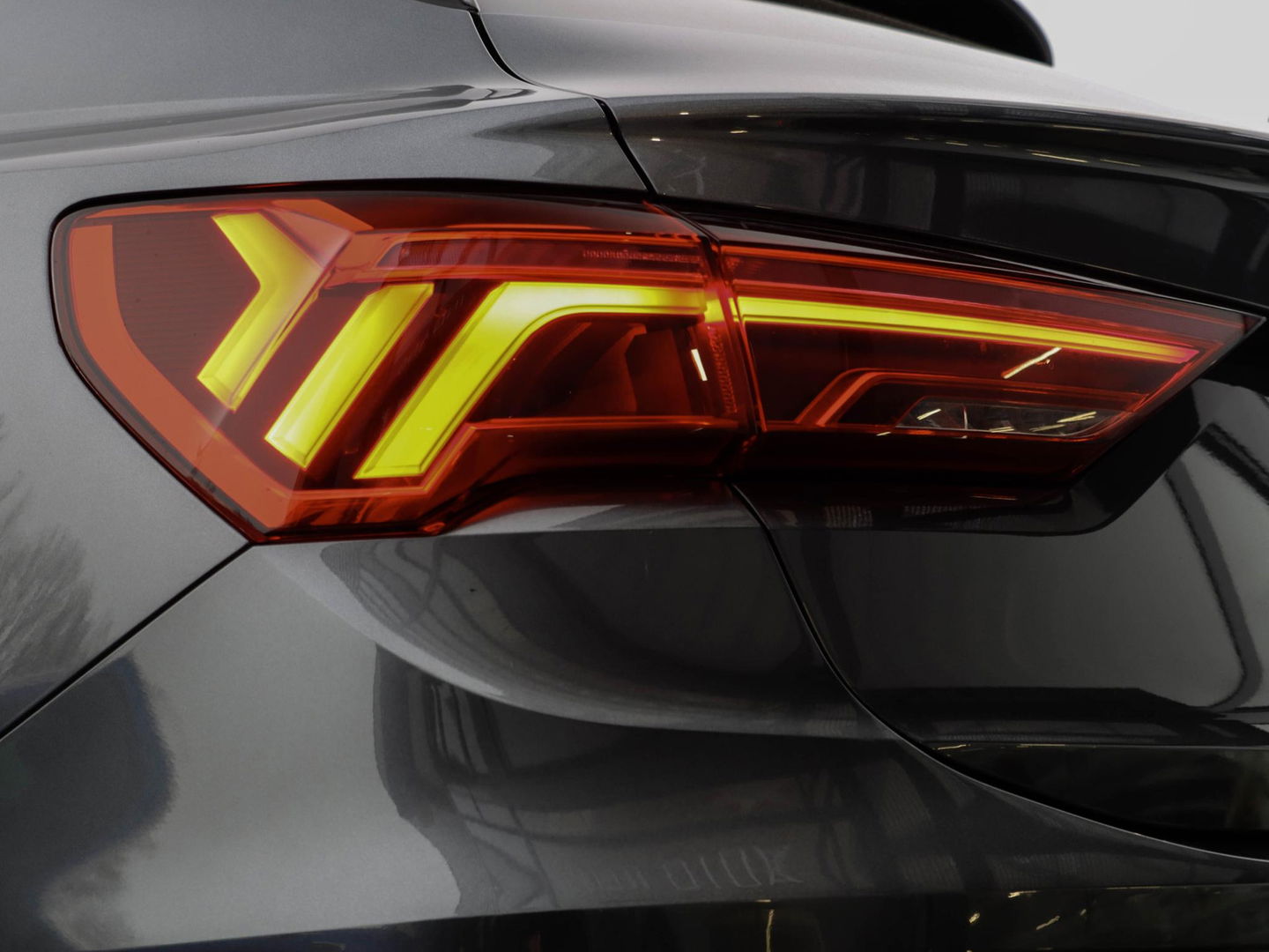 Audi Q3 Sportback 35 TFSI S-Line Automaat Adaptive Cruise Daytonagrijs 19 inch