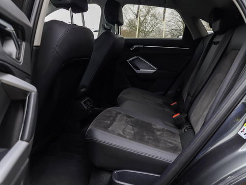 Audi Q3 Sportback 35 TFSI S-Line Automaat Adaptive Cruise Daytonagrijs 19 inch