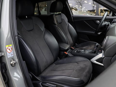 Audi SQ2 2.0 TFSI 300PK Aut. Adaptive Cruise Quantumgrijs