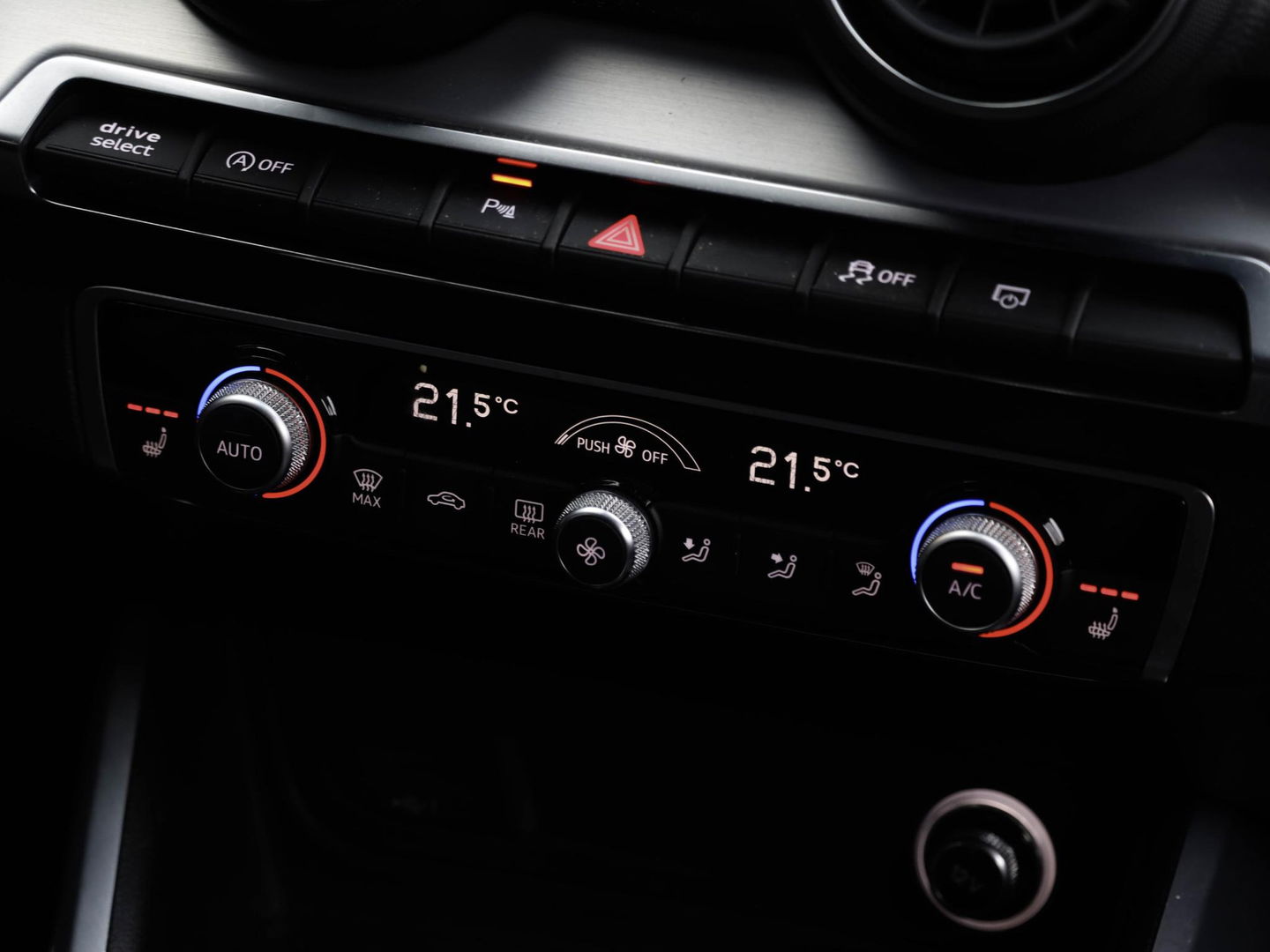 Audi SQ2 2.0 TFSI 300PK Aut. Adaptive Cruise Quantumgrijs