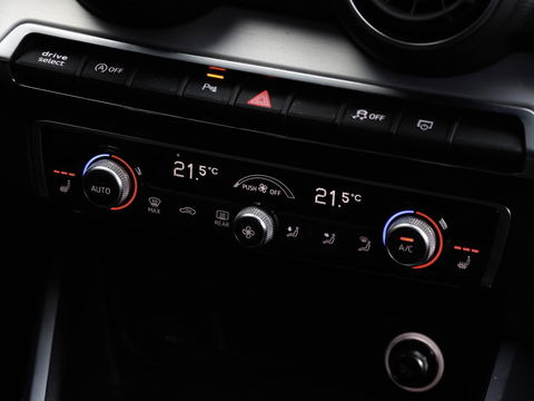 Audi SQ2 2.0 TFSI 300PK Aut. Adaptive Cruise Quantumgrijs