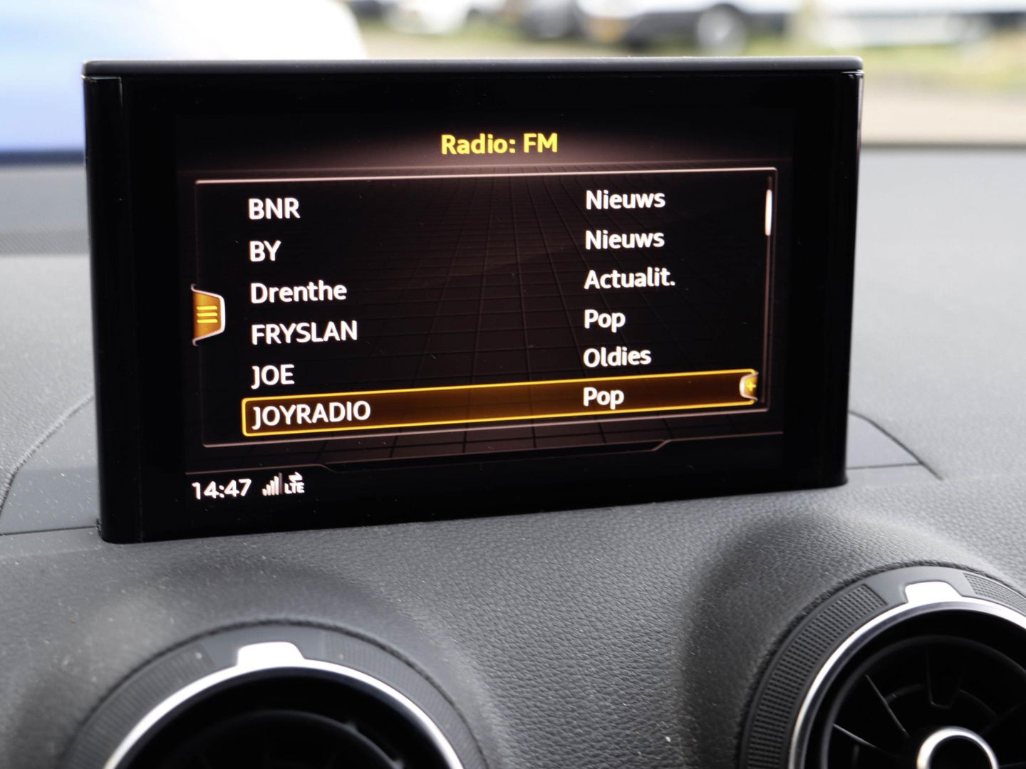 Audi SQ2 2.0 TFSI 300PK Aut. Adaptive Cruise Quantumgrijs