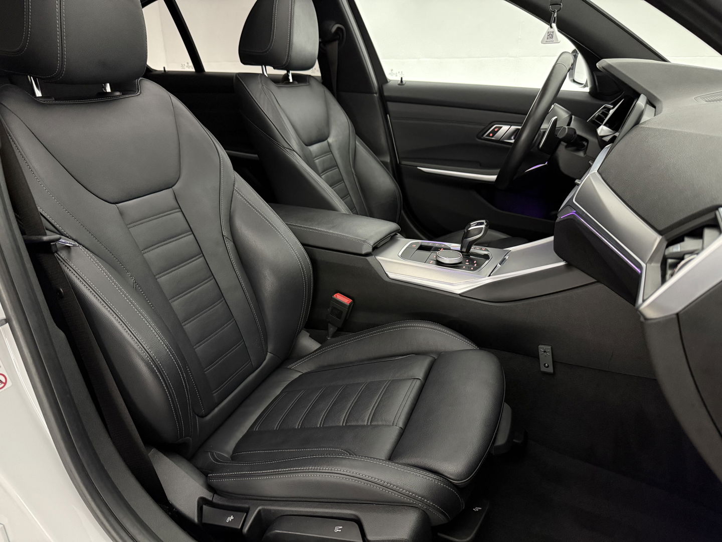 BMW 3-serie 320i High Executive Edition M-Sport | Pano | Virtual | Sfeer | 360° | Stoel/Stuur verw. | Cruise | Carplay | NAP