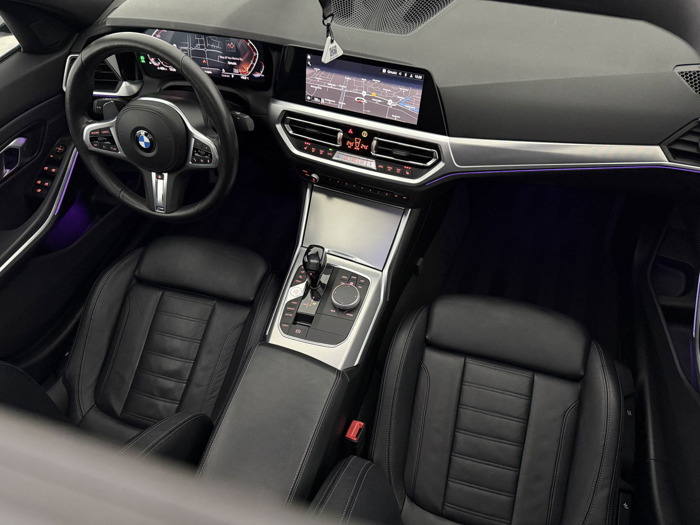BMW 3-serie 320i High Executive Edition M-Sport | Pano | Virtual | Sfeer | 360° | Stoel/Stuur verw. | Cruise | Carplay | NAP